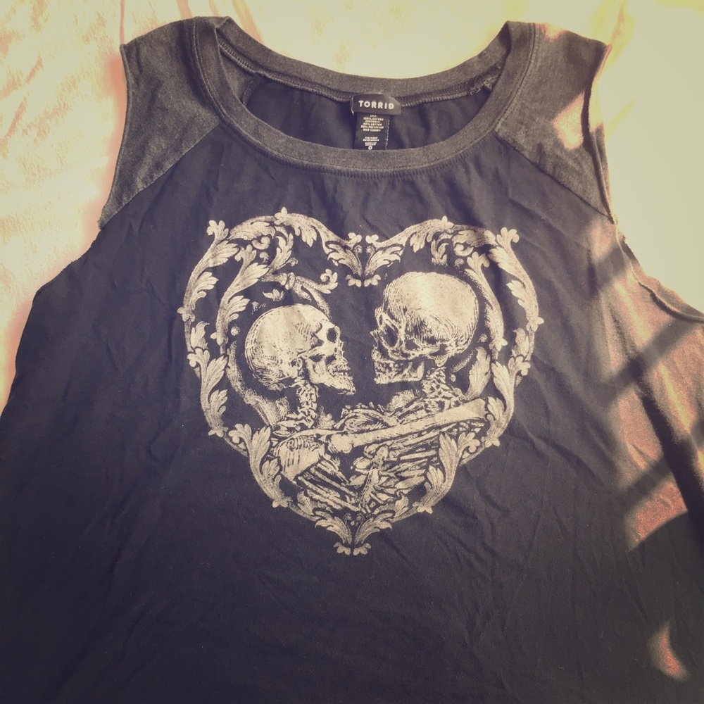 Torrid tee - size 0 (large)
